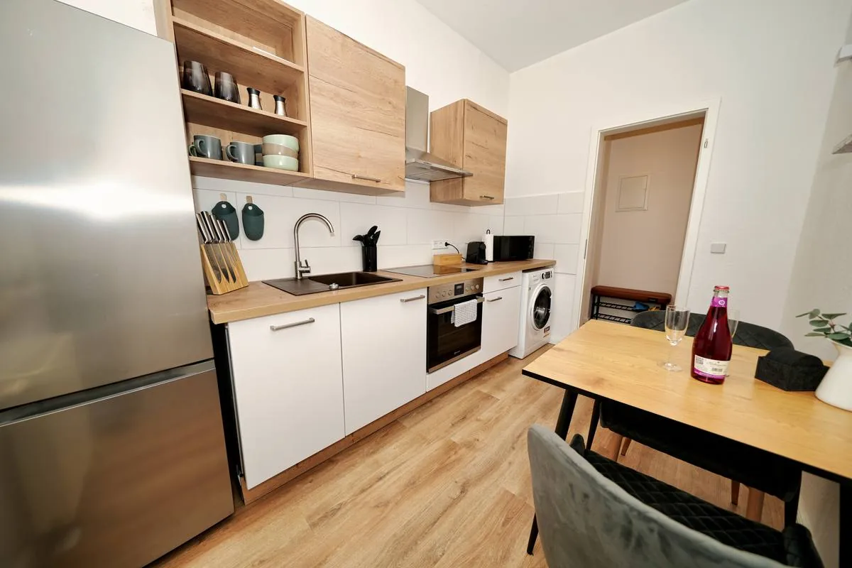 Voll ausgestattete Küche im Apartment in Magdeburg